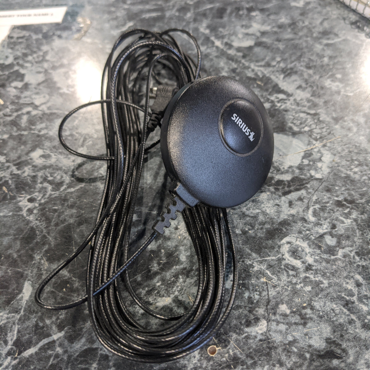 Magnetic radio antenna (Sirius)